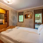 Iatrus Guest & Sauna