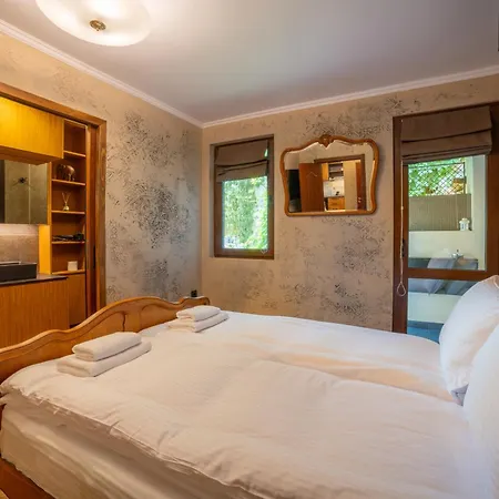 Iatrus Guest & Sauna